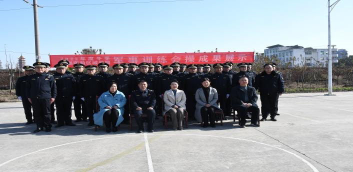 毛集实验区城管执法局举行军训会操成果展示