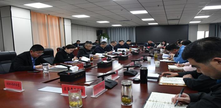 我区召开树立和践行正确政绩观学习教育读书班集中研讨暨区工委理论学习中心组学习会议