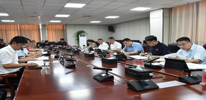 陈彦臣主持召开区工委会议